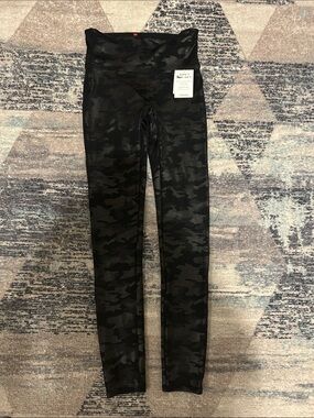SPANX Girls' Black Camouflage Leggings